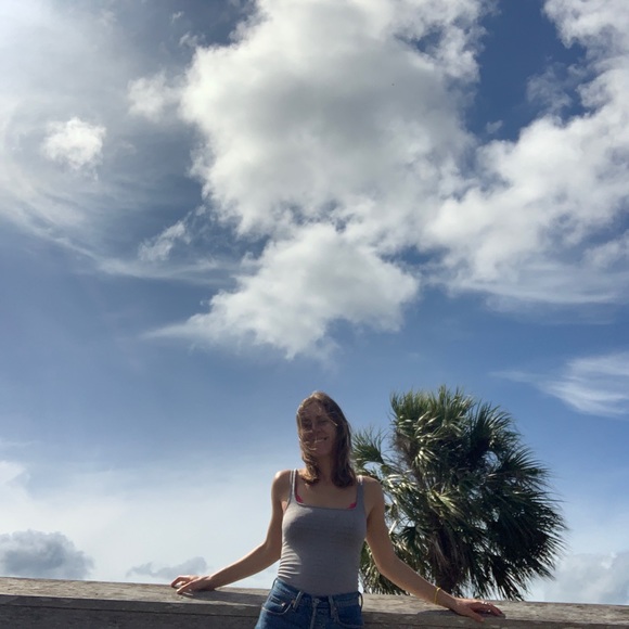 Meet your Posher, Michaela - Picture 3 of 3